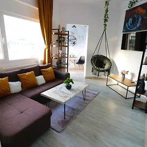 deluxe-athenee-palace-apartment-panoramic-view-terrace.bucharesthotelsnow.com/